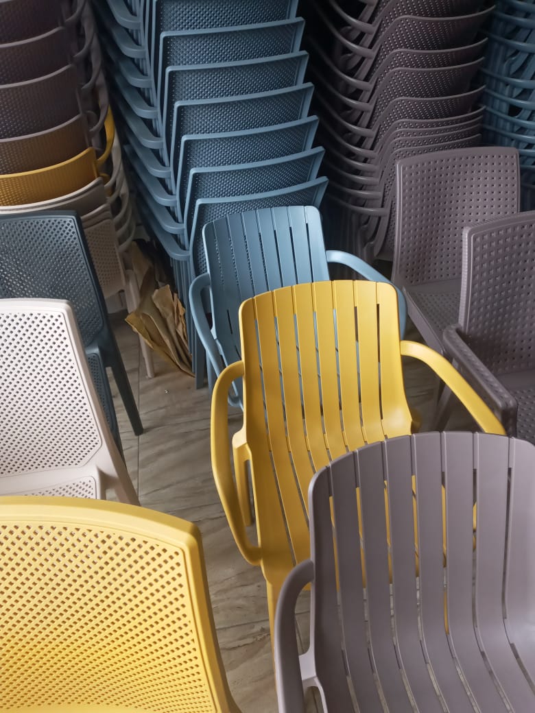 chaise restaurant extérieur – Image 2